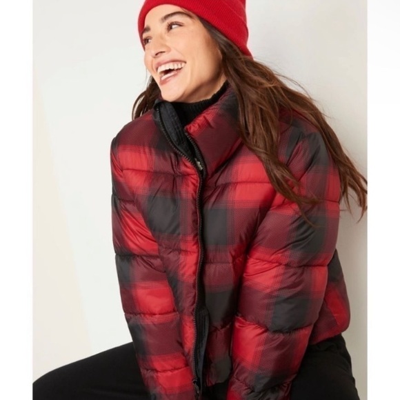 Old Navy coat  Women’s Short Puffer Buffalo Plaid Red and Black Jacket - Picture 1 of 9